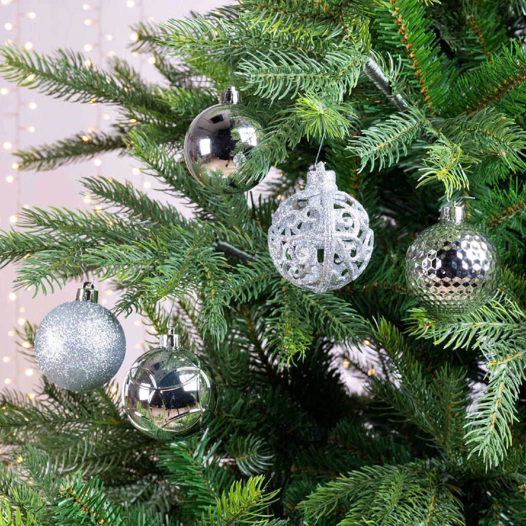 Sett med uknuselige julekuler