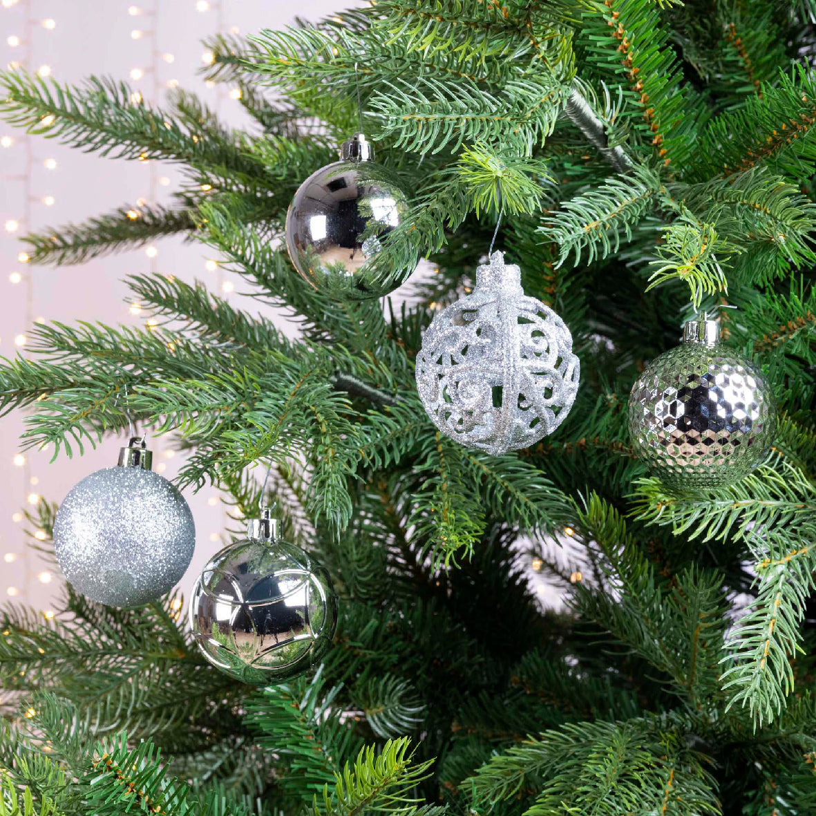 Sett med uknuselige julekuler