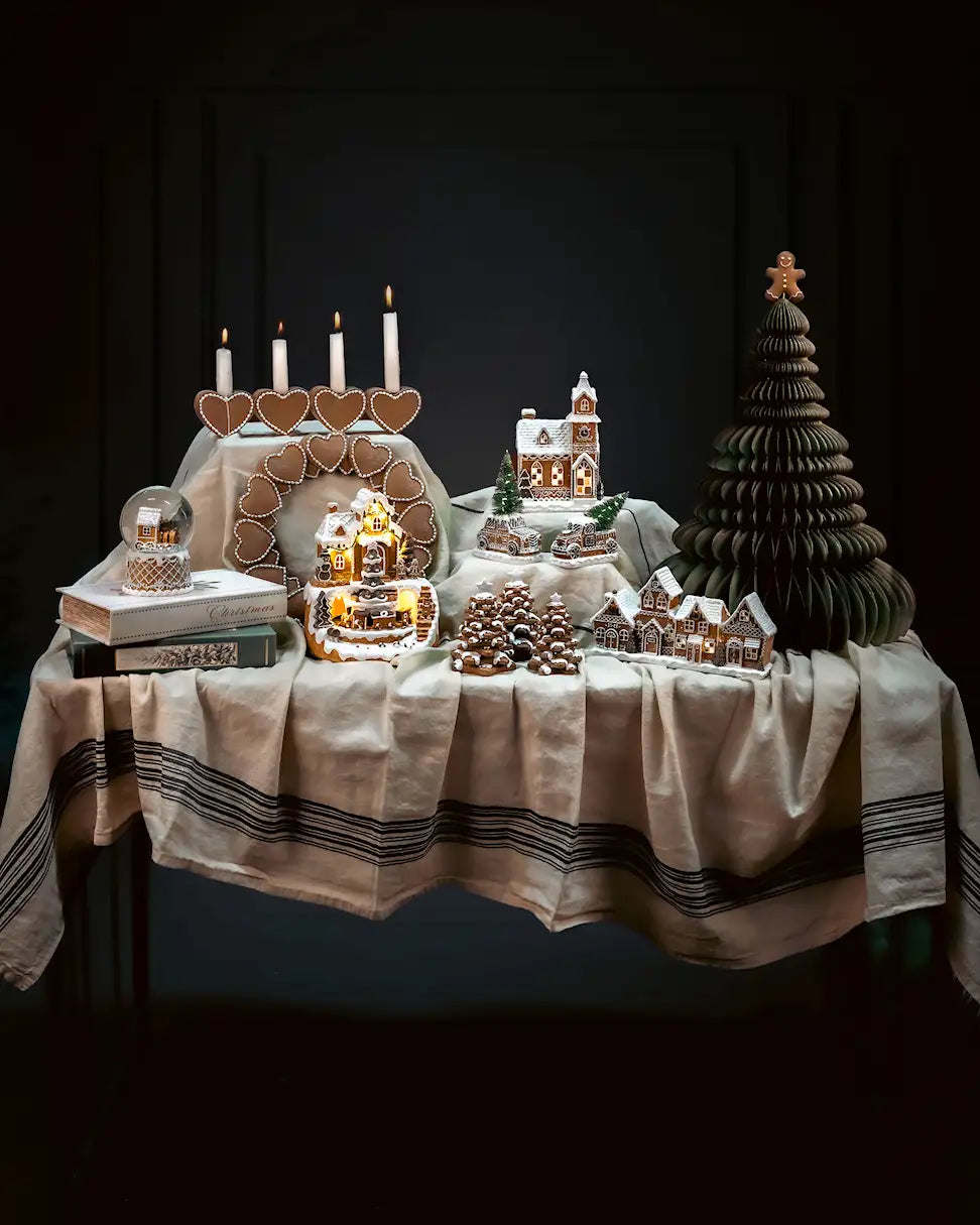 LED Lykta Pepparkakshus - kirke med klokketårn