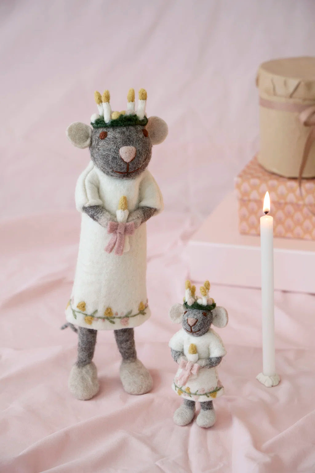 Liten grå jente lucia mus, 12 cm