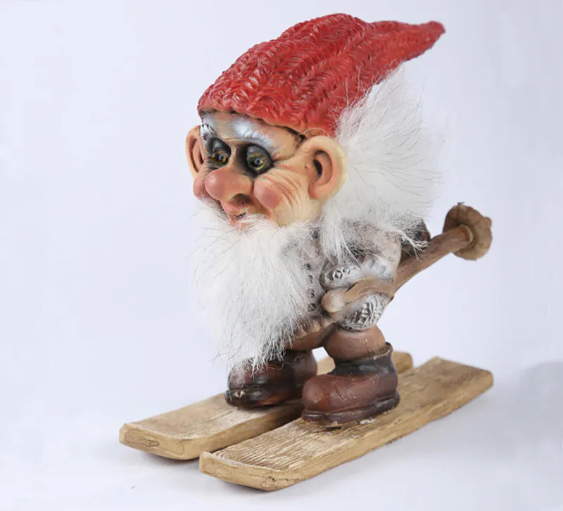 Nissetroll på ski