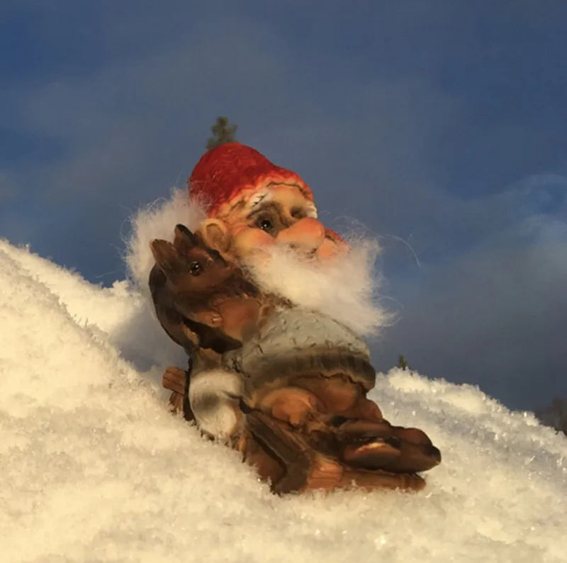 Nissetroll på kjelke